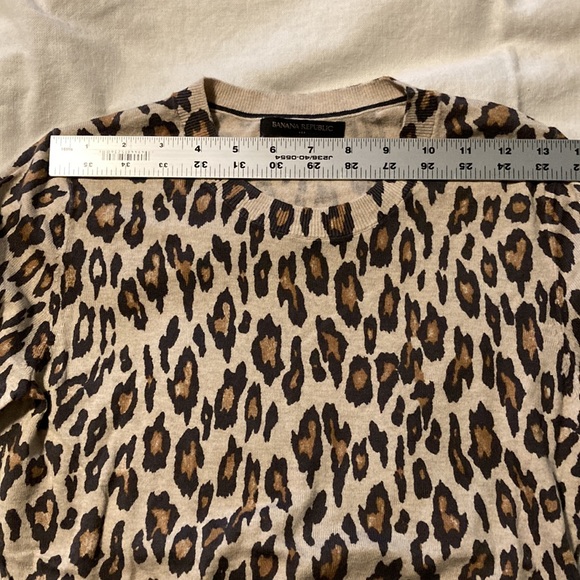 Banana Republic Cheetah Print Sweater - Picture 5 of 8